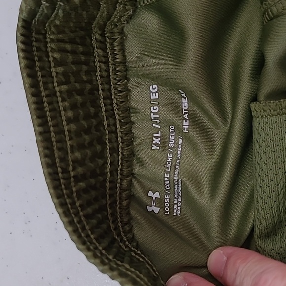 Under Armour Green Athletic Shorts size XL - Picture 6 of 6